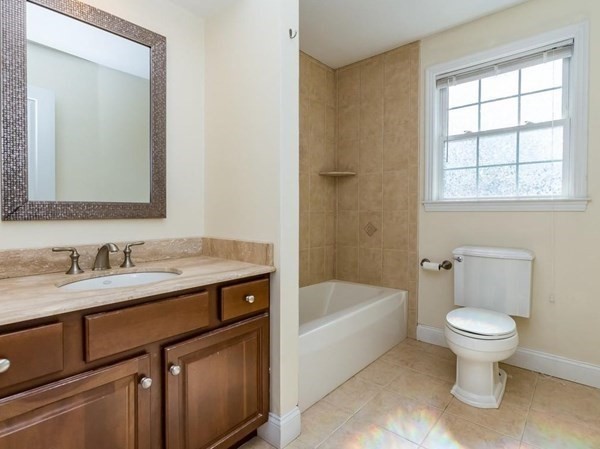 3 bed, 2 bath apartment for rent at 37 Hiawatha Ave, Waltham — photo 20 of 31