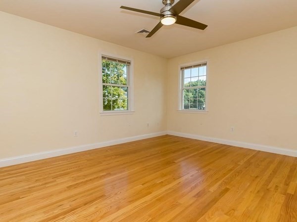 3 bed, 2 bath apartment for rent at 37 Hiawatha Ave, Waltham — photo 13 of 31