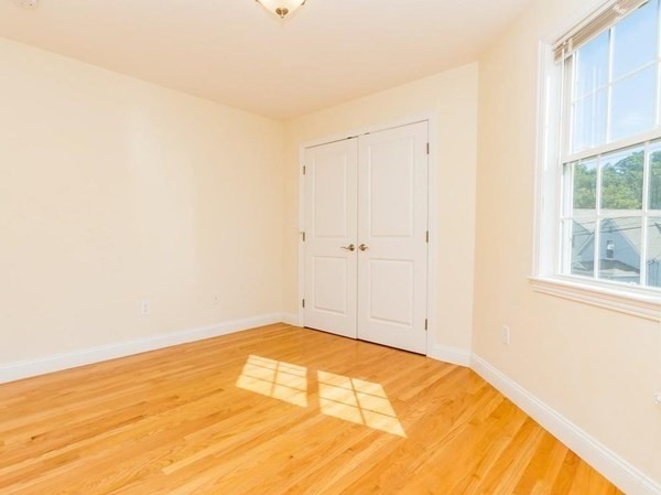 3 bed, 2 bath apartment for rent at 37 Hiawatha Ave, Waltham — photo 16 of 31