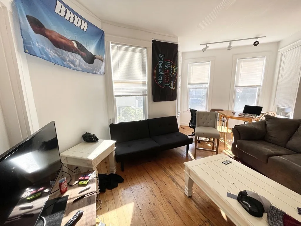 3 bed, 1 bath apartment for rent at 37 Hillside St Unit 1, Mission Hill — photo 4 of 11