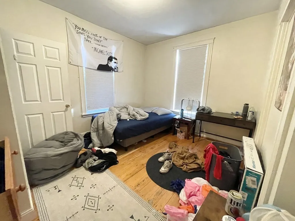 3 bed, 1 bath apartment for rent at 37 Hillside St Unit 1, Mission Hill — photo 5 of 11