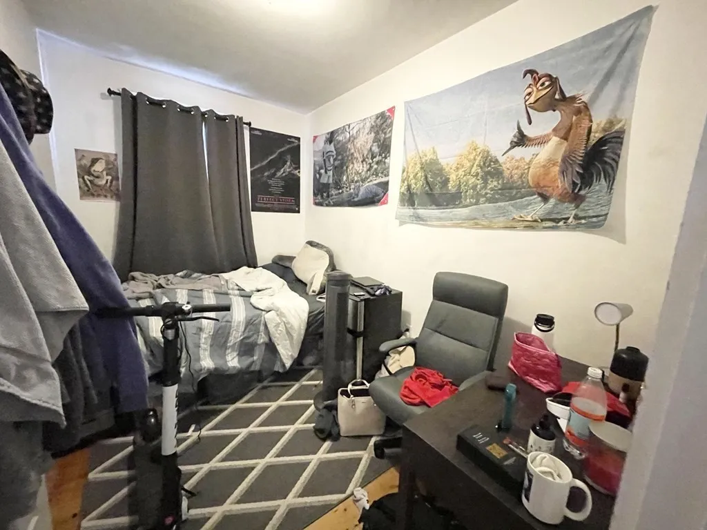 3 bed, 1 bath apartment for rent at 37 Hillside St Unit 1, Mission Hill — photo 6 of 11