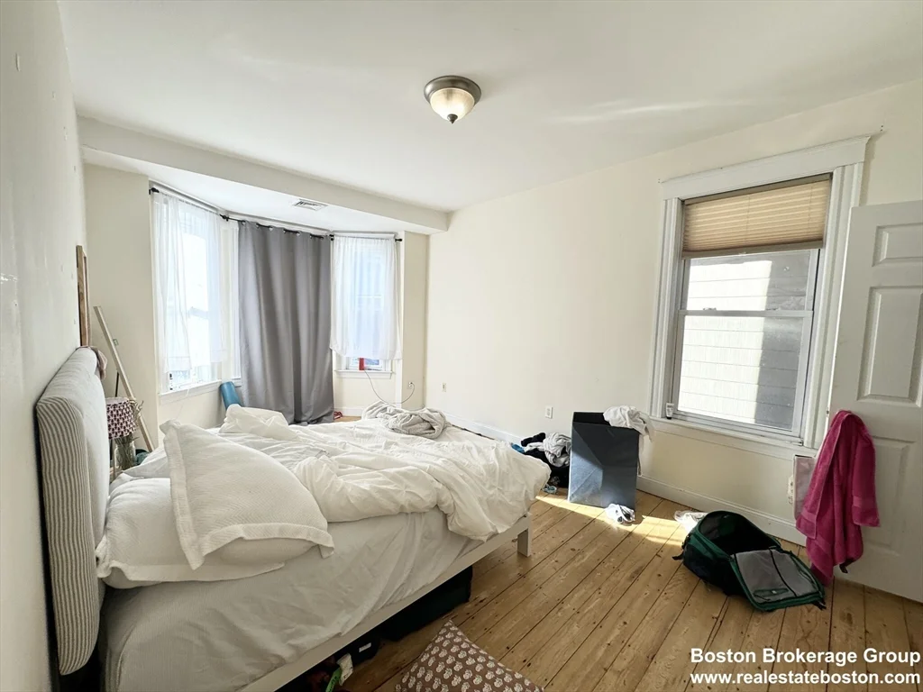 3 bed, 2 bath apartment for rent at 37 Hillside St Unit 3, Mission Hill — photo 5 of 6