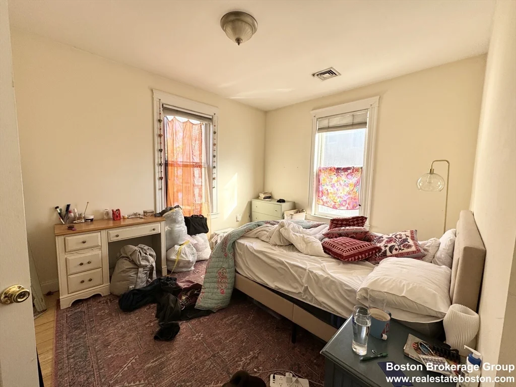 3 bed, 2 bath apartment for rent at 37 Hillside St Unit 3, Mission Hill — photo 4 of 6