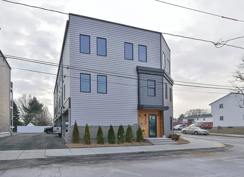 1 bed, 1 bath apartment for rent at 37 Horace St Unit 101, East Boston — photo 14 of 16