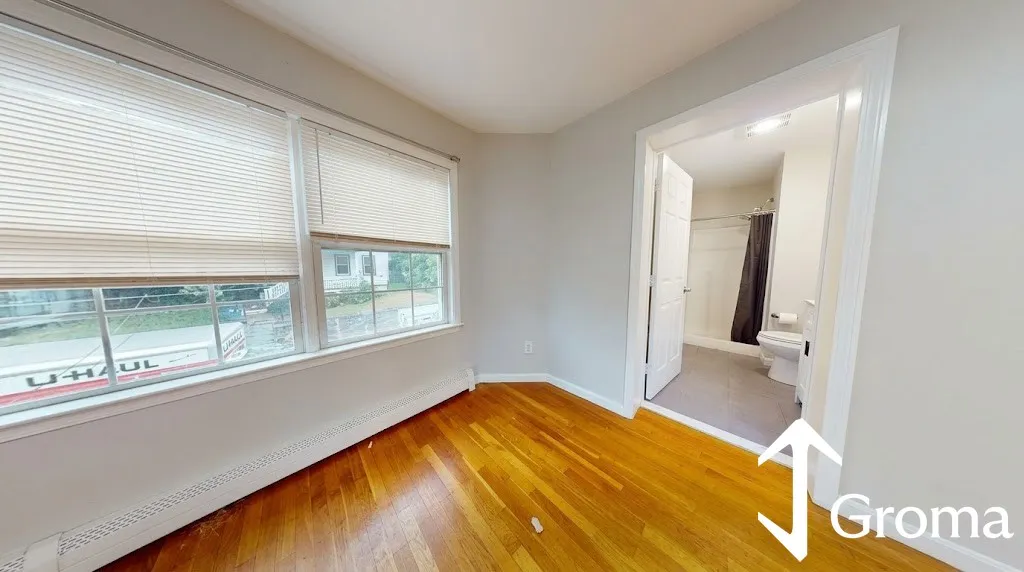 5 bed, 2.5 bath apartment for rent at 37 Juniper St Unit 1, Roxbury — photo 12 of 27