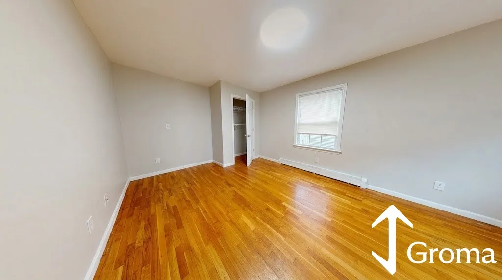 5 bed, 2.5 bath apartment for rent at 37 Juniper St Unit 1, Roxbury — photo 6 of 27