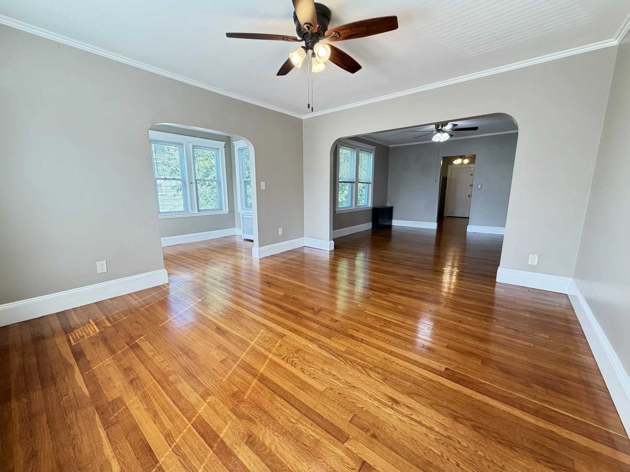 2 bed, 1 bath apartment for rent at 37 Leach St Unit 2, Salem — photo 2 of 19