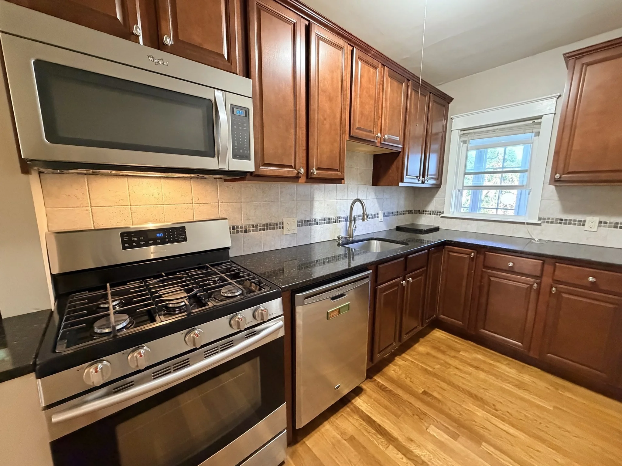 2 bed, 1 bath apartment for rent at 37 Leach St Unit 2, Salem — photo 6 of 19