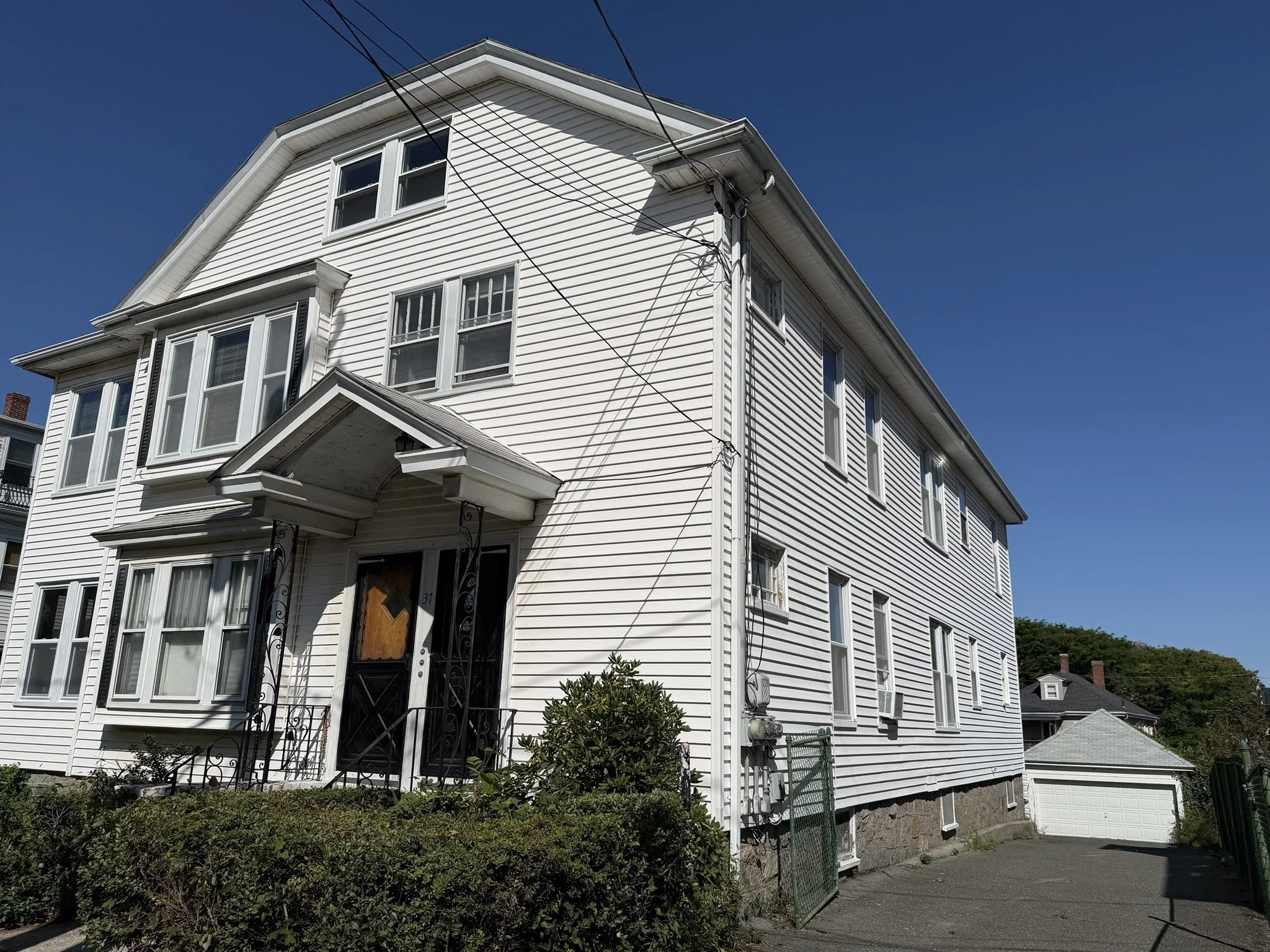2 bed, 1 bath apartment for rent at 37 Leach St Unit 2, Salem
