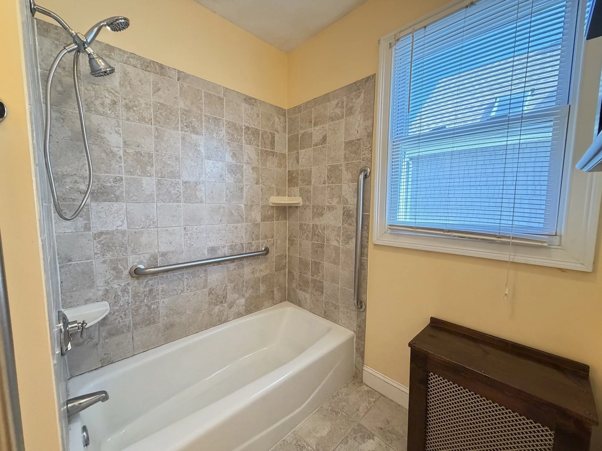 2 bed, 1 bath apartment for rent at 37 Leach St Unit 2, Salem — photo 12 of 19
