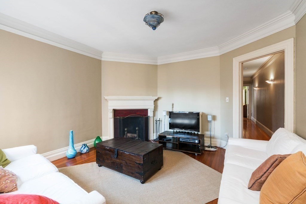 2 bed, 1 bath apartment for rent at 37 Lee Stno Broker Fee Furnished Unit 7, Harvard Square — photo 6 of 19