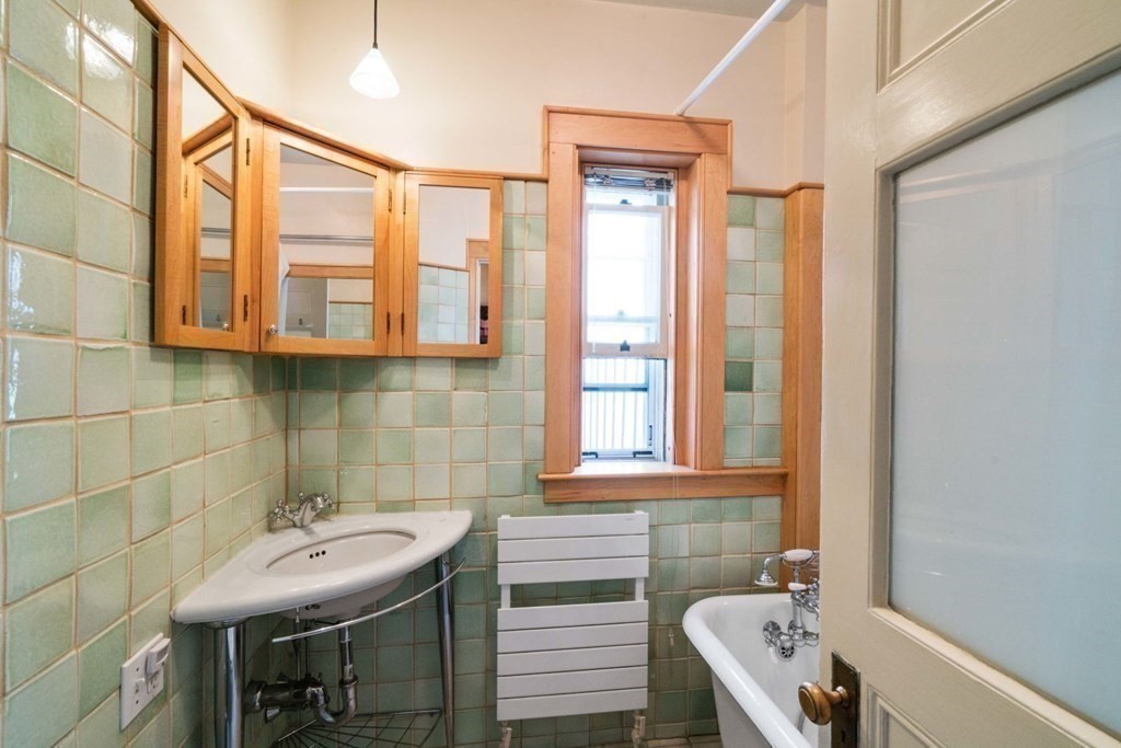 2 bed, 1 bath apartment for rent at 37 Lee Stno Broker Fee Furnished Unit 7, Harvard Square — photo 13 of 19