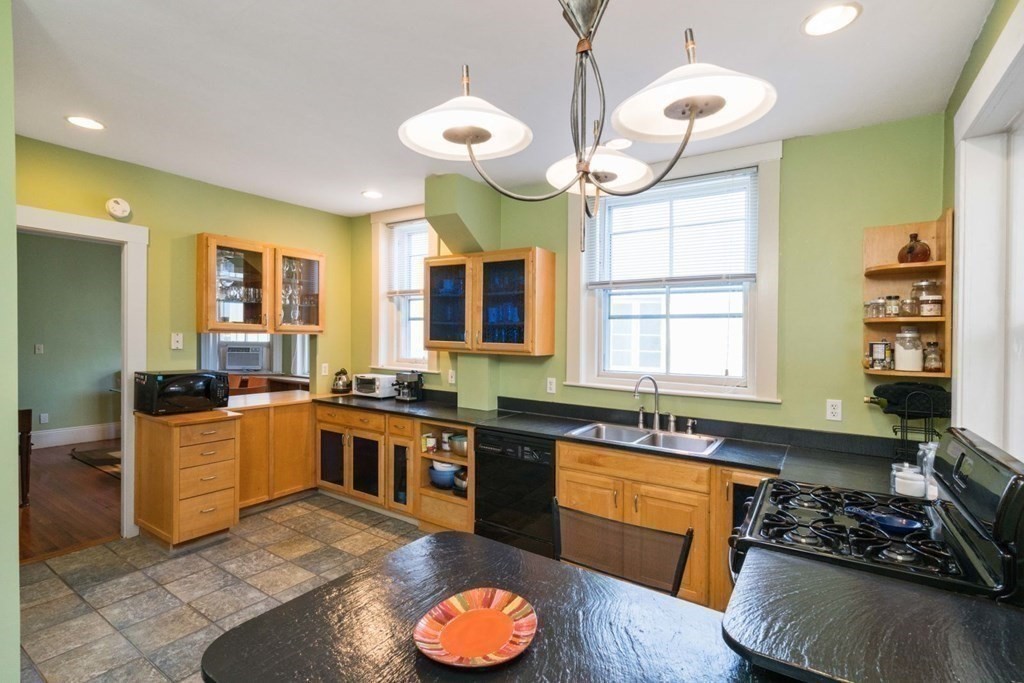 2 bed, 1 bath apartment for rent at 37 Lee Stno Broker Fee Furnished Unit 7, Harvard Square — photo 2 of 19