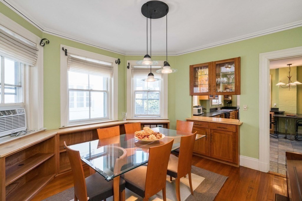2 bed, 1 bath apartment for rent at 37 Lee Stno Broker Fee Furnished Unit 7, Harvard Square — photo 4 of 19