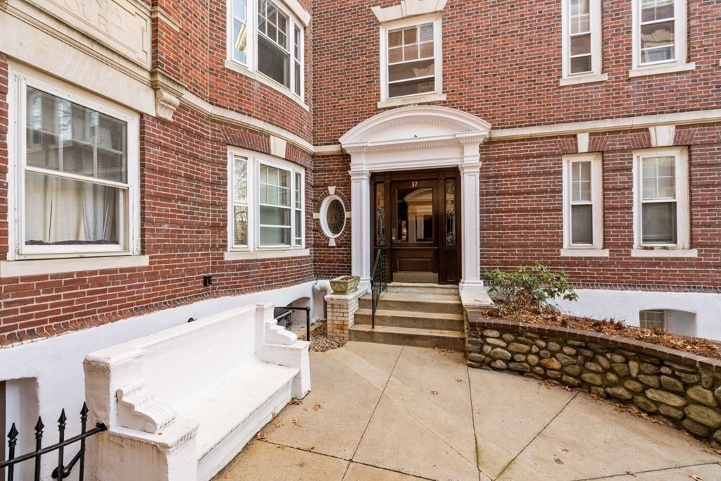 2 bed, 1 bath apartment for rent at 37 Lee Stno Broker Fee Furnished Unit 7, Harvard Square — photo 16 of 19