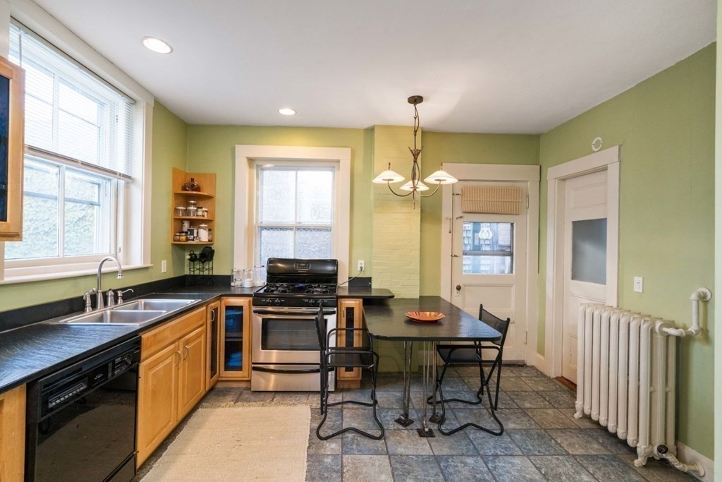 2 bed, 1 bath apartment for rent at 37 Lee Stno Broker Fee Furnished Unit Seven, Harvard Square — photo 8 of 19