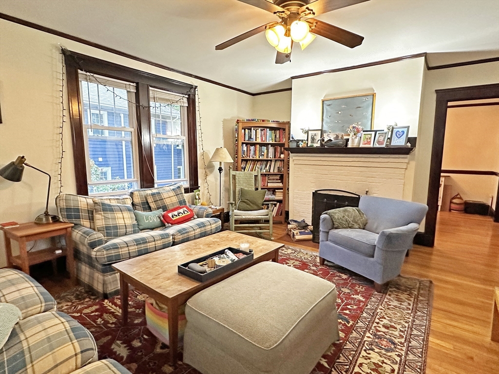 3 bed, 1 bath apartment for rent at 37 Lewis St Unit 2, Newtonville — photo 3 of 27