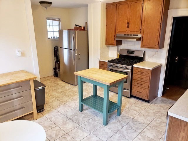 3 bed, 1 bath apartment for rent at 37 Lewis St Unit 2, Newtonville — photo 14 of 27