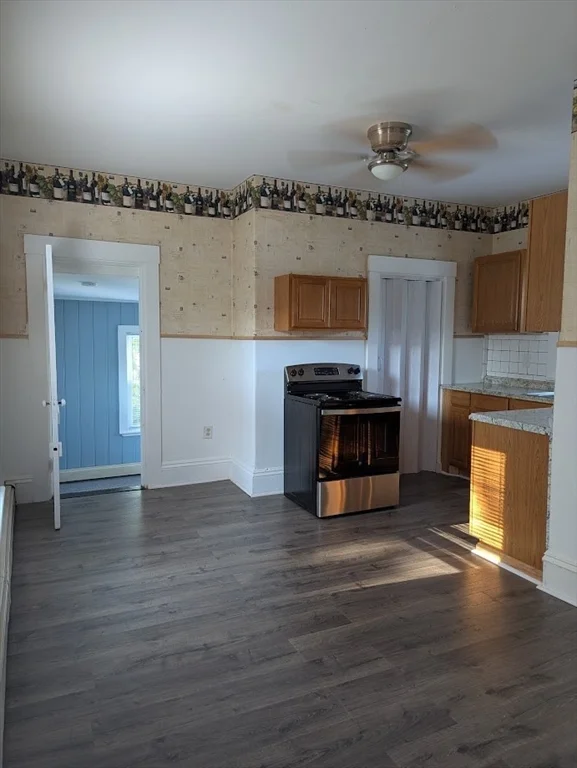 3 bed, 2 bath apartment for rent at 37 Linden St Unit 2, Rockland — photo 3 of 18