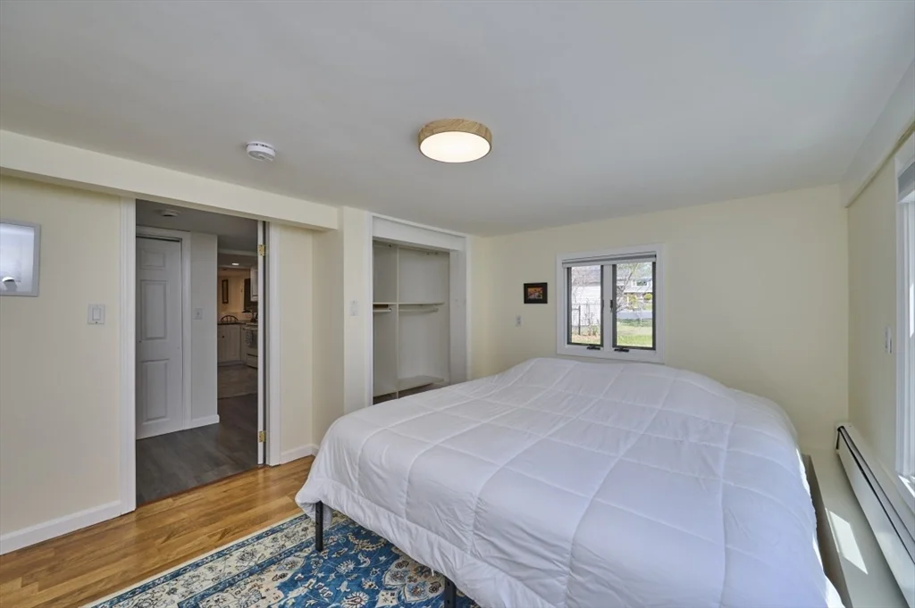 5 bed, 1 bath apartment for rent at 37 Locust St Unit 1, Burlington — photo 25 of 29