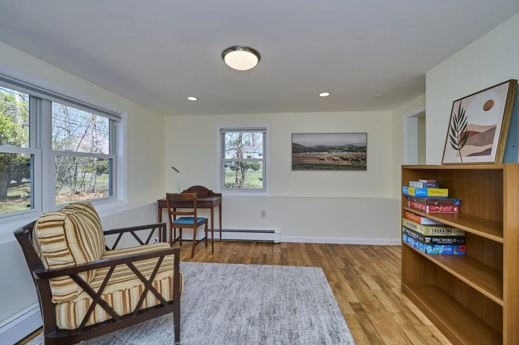 5 bed, 1 bath apartment for rent at 37 Locust St Unit 1, Burlington — photo 15 of 29