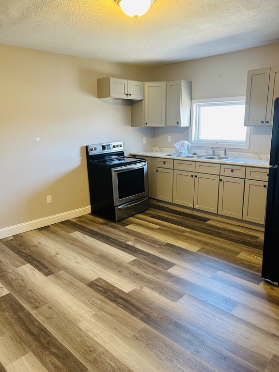 3 bed, 1 bath apartment for rent at 37 Madison St Unit 3C, Fitchburg — photo 5 of 10