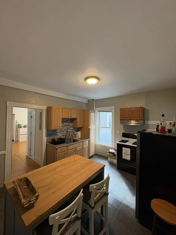 1 bed, 1 bath apartment for rent at 37 Madison Unit 1, Spring Hill — photo 10 of 20