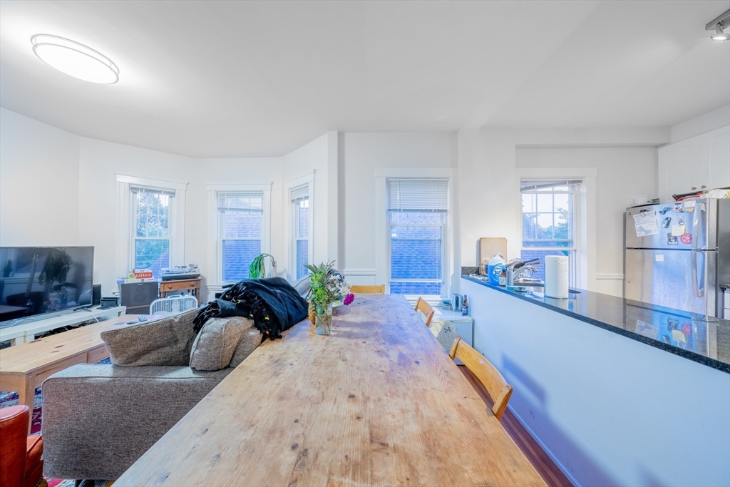 3 bed, 1 bath apartment for rent at 37 Magoun St Unit 3, North Cambridge — photo 10 of 11