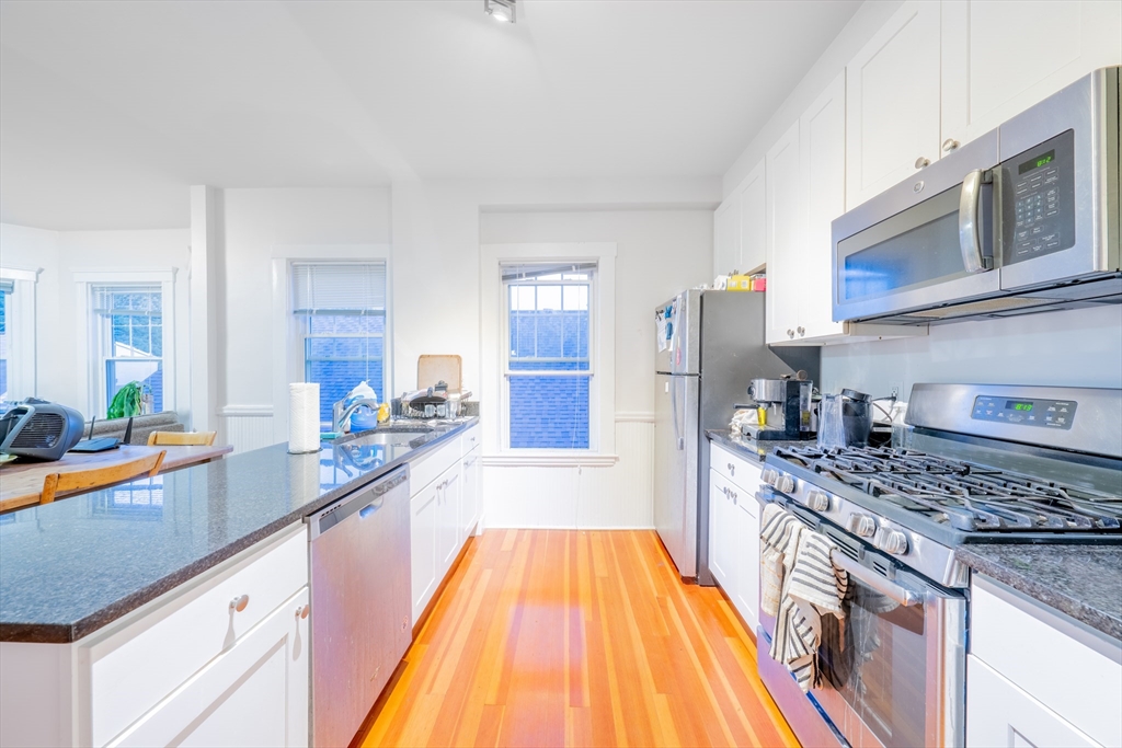3 bed, 1 bath apartment for rent at 37 Magoun St Unit 3, North Cambridge — photo 11 of 11