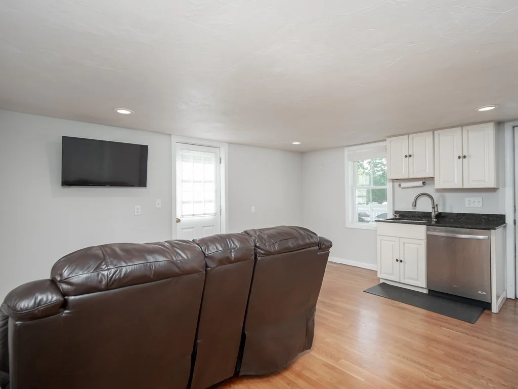 2 bed, 1 bath apartment for rent at 37 Main St Unit A, Framingham — photo 16 of 24