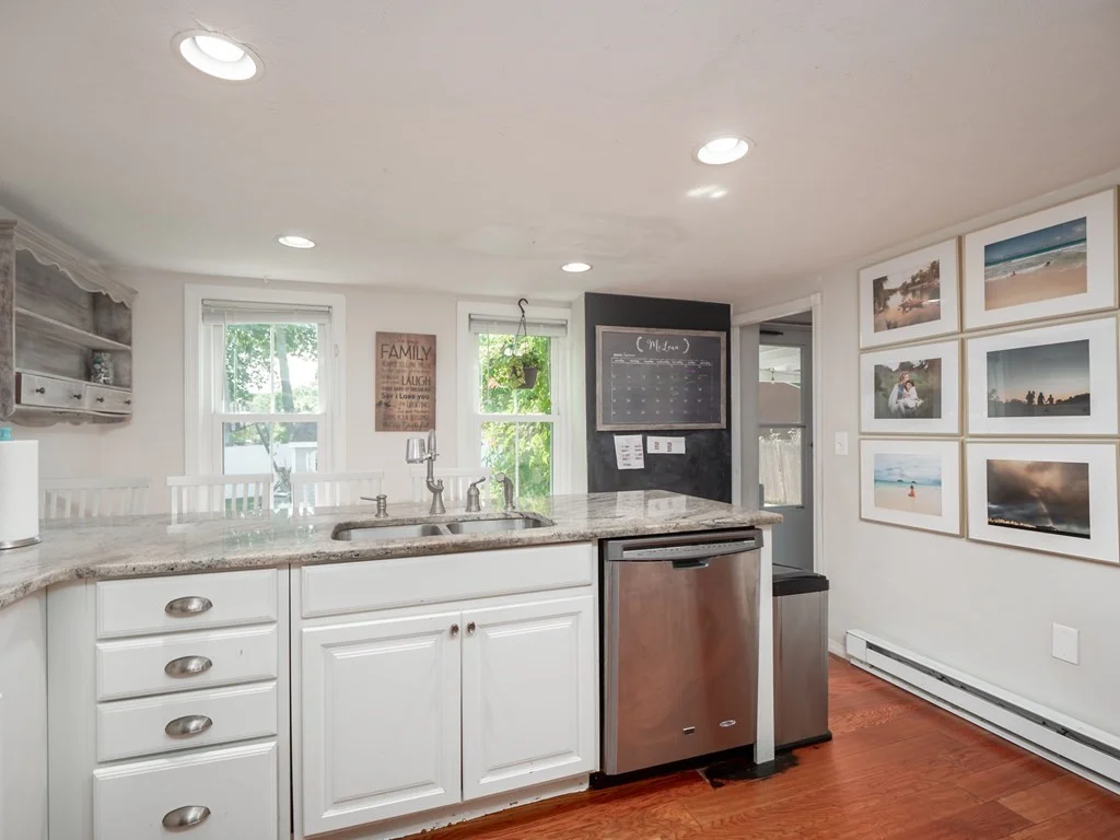 4 bed, 1 bath apartment for rent at 37 Main St Unit B, Framingham — photo 13 of 40