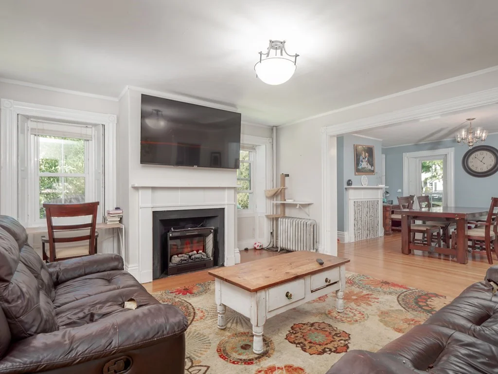 4 bed, 1 bath apartment for rent at 37 Main St Unit B, Framingham — photo 6 of 40
