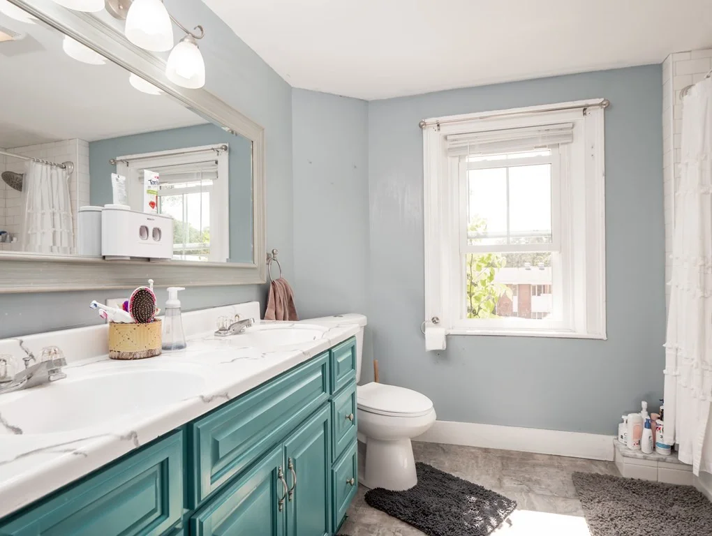 4 bed, 1 bath apartment for rent at 37 Main Unit 37, Framingham — photo 16 of 40