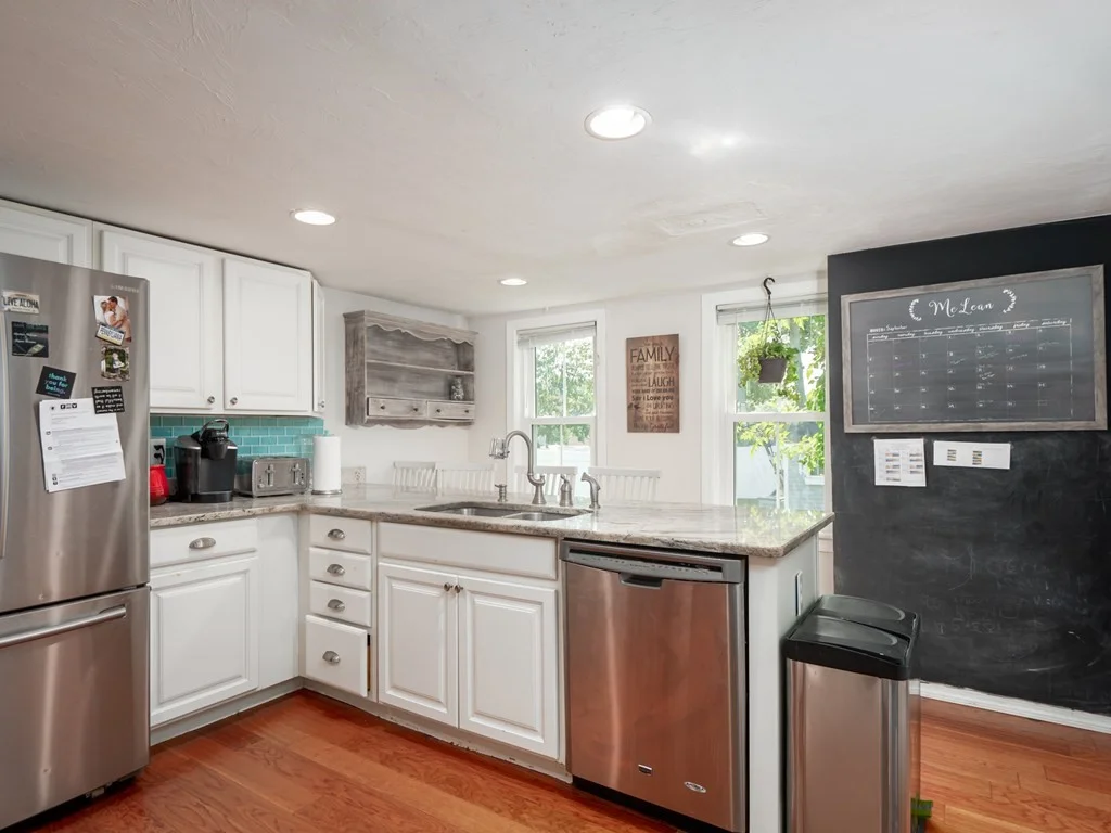 4 bed, 1 bath apartment for rent at 37 Main Unit 37, Framingham — photo 12 of 40