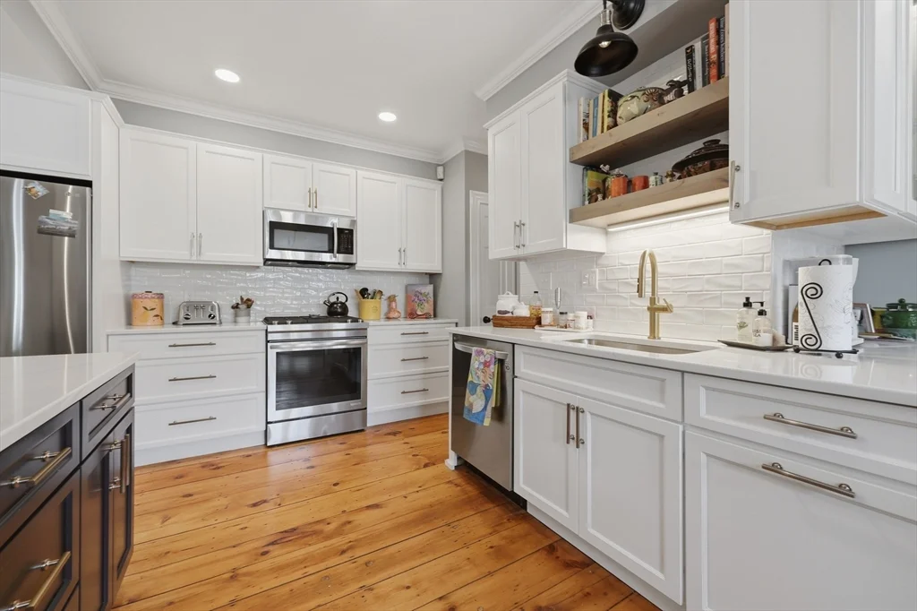 3 bed, 2 bath apartment for rent at 37 Marlboro St Unit 37, Newburyport — photo 16 of 36
