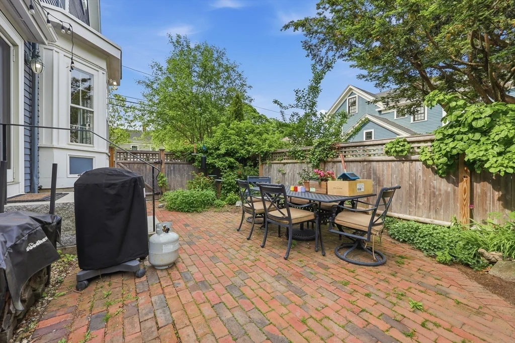 3 bed, 2 bath apartment for rent at 37 Marlboro St Unit 37, Newburyport — photo 35 of 36