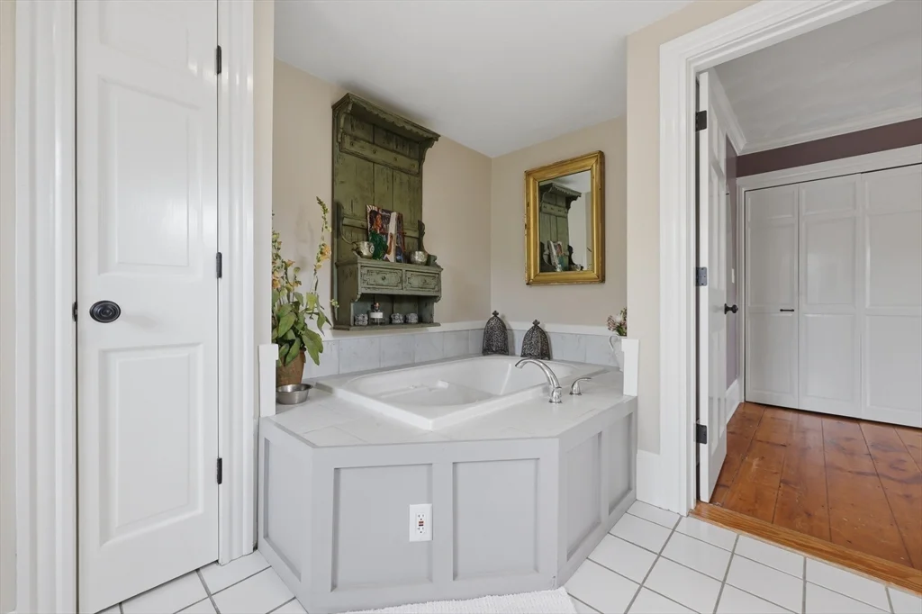3 bed, 2 bath apartment for rent at 37 Marlboro St Unit 37, Newburyport — photo 26 of 36