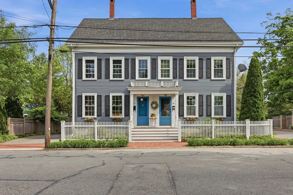 3 bed, 2 bath apartment for rent at 37 Marlboro St Unit 37, Newburyport — photo 1 of 36