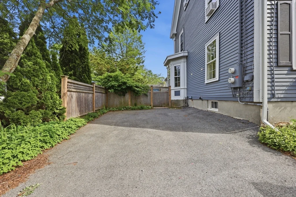 3 bed, 2 bath apartment for rent at 37 Marlboro St Unit 37, Newburyport — photo 5 of 36