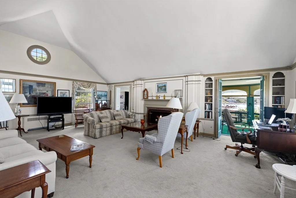 3 bed, 2 bath apartment for rent at 37 Marmion Way, Rockport — photo 15 of 25