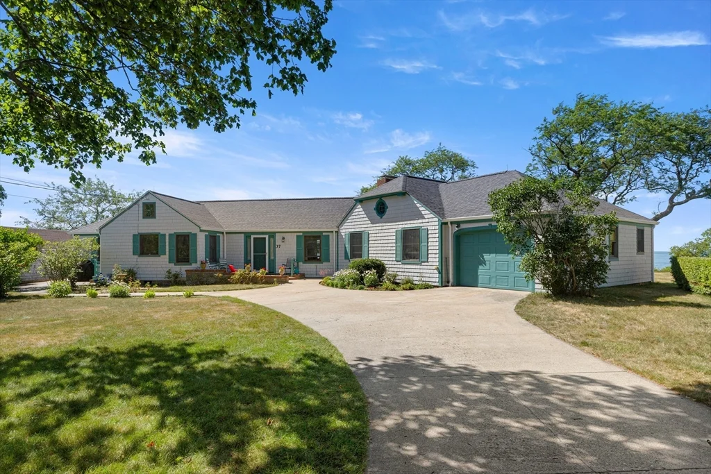 3 bed, 2 bath apartment for rent at 37 Marmion Way, Rockport — photo 1 of 25