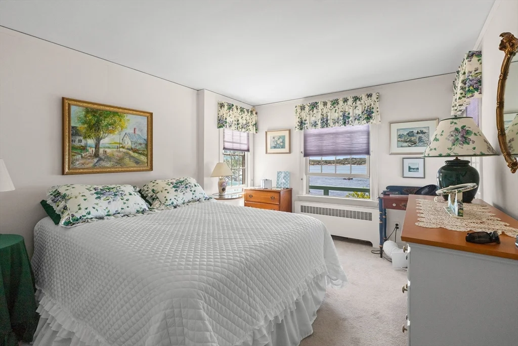3 bed, 2 bath apartment for rent at 37 Marmion Way, Rockport — photo 18 of 25