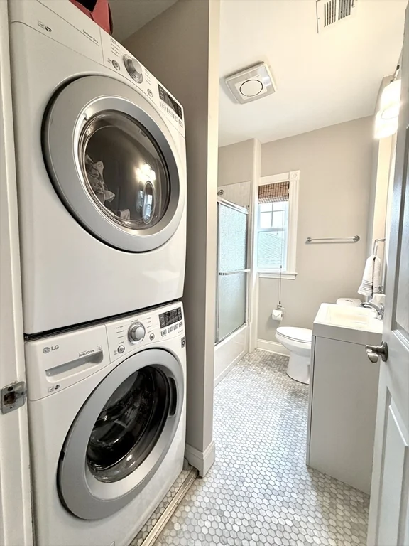 2 bed, 2 bath apartment for rent at 37 Moseley St Unit 3, Dorchester — photo 13 of 17