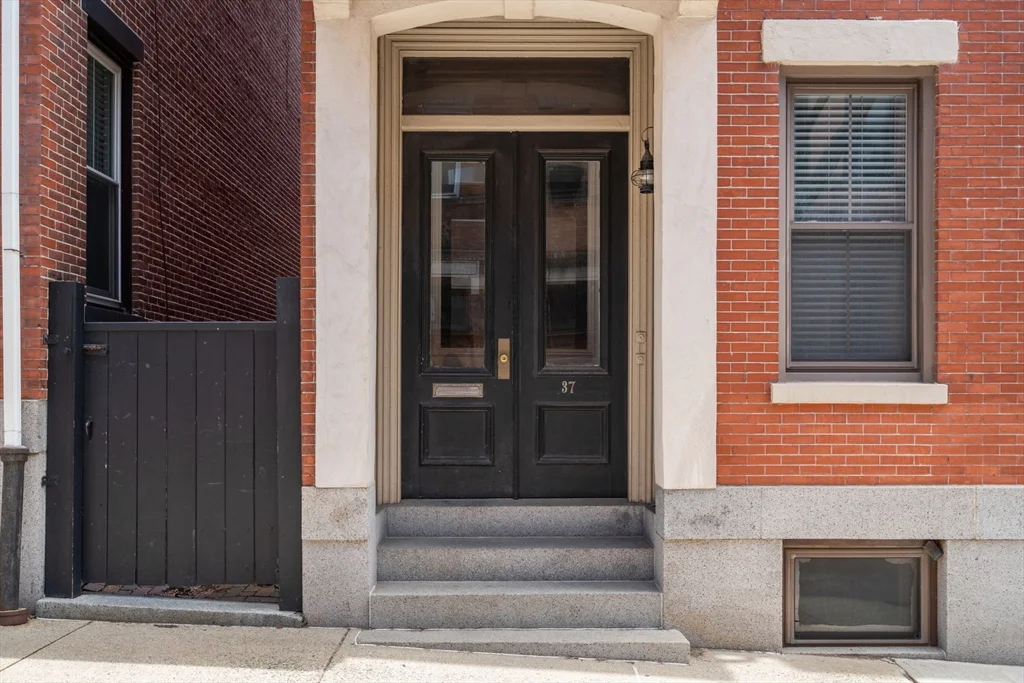 2 bed, 2 bath apartment for rent at 37 Mount Vernon St Unit 2, Charlestown — photo 21 of 24
