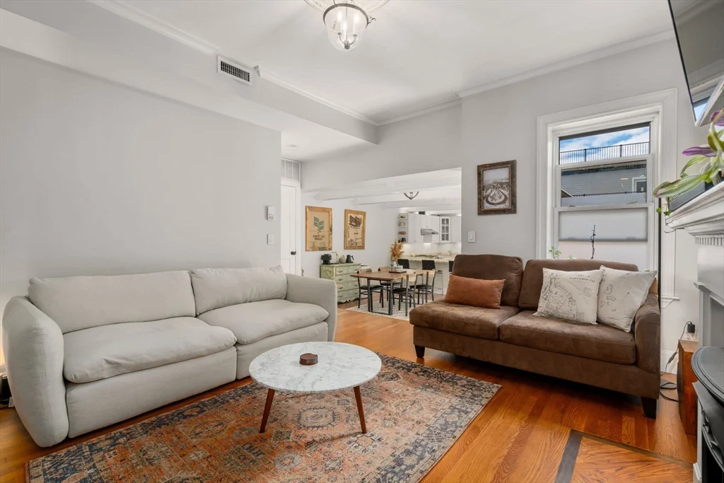 2 bed, 2 bath apartment for rent at 37 Mount Vernon St Unit 2, Charlestown — photo 3 of 24