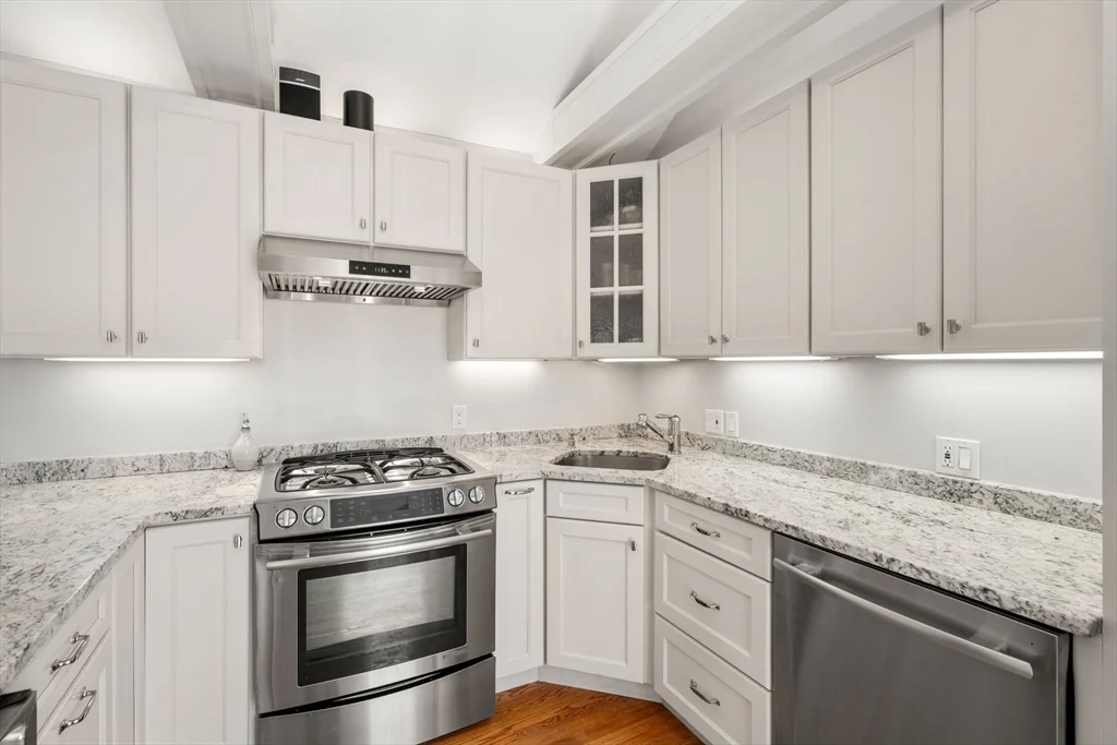 2 bed, 2 bath apartment for rent at 37 Mount Vernon St Unit 2, Charlestown — photo 11 of 24