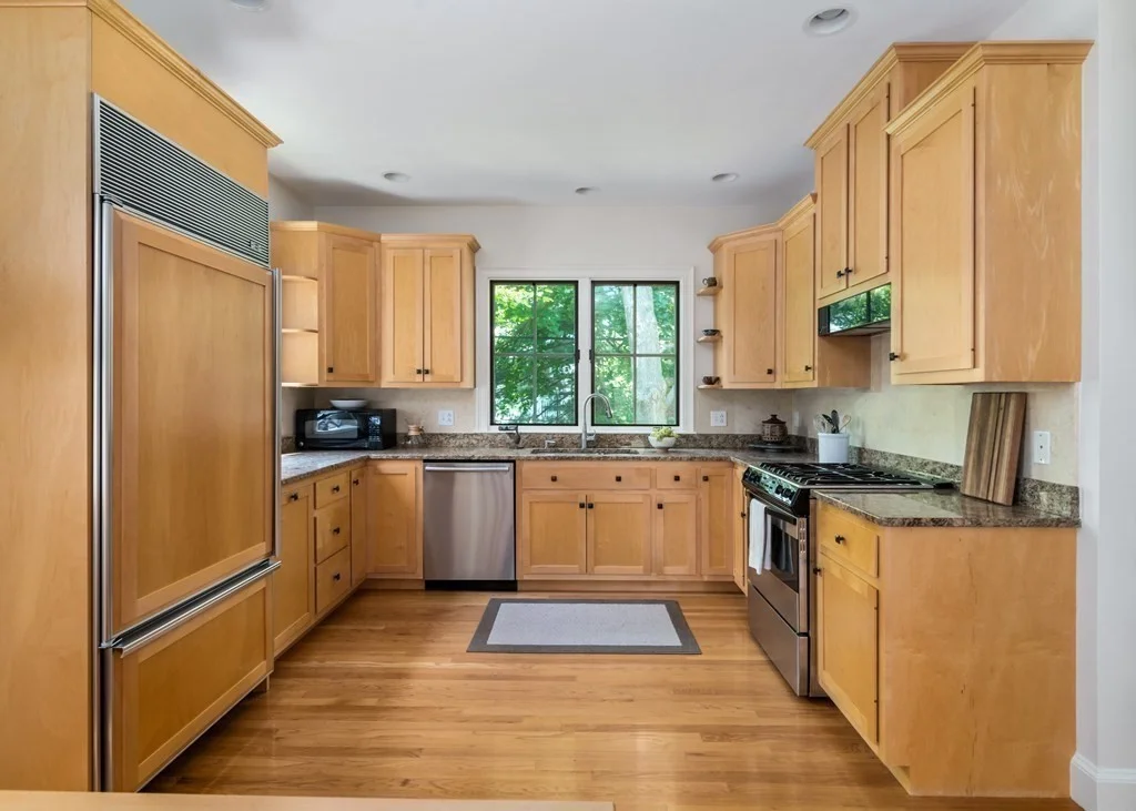2 bed, 4+ bath apartment for rent at 37 Mount Vernon Unit 00, Neighborhood Nine — photo 11 of 21