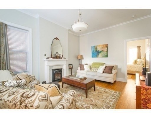 1 bed, 1 bath apartment for rent at 37 Mount Vernon St Unit 1, Charlestown — photo 2 of 10