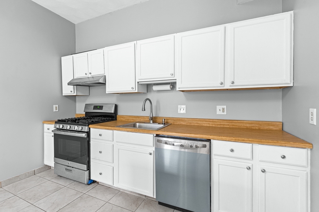 2 bed, 1 bath apartment for rent at 37 Munroe St Unit 2, Somerville — photo 4 of 25